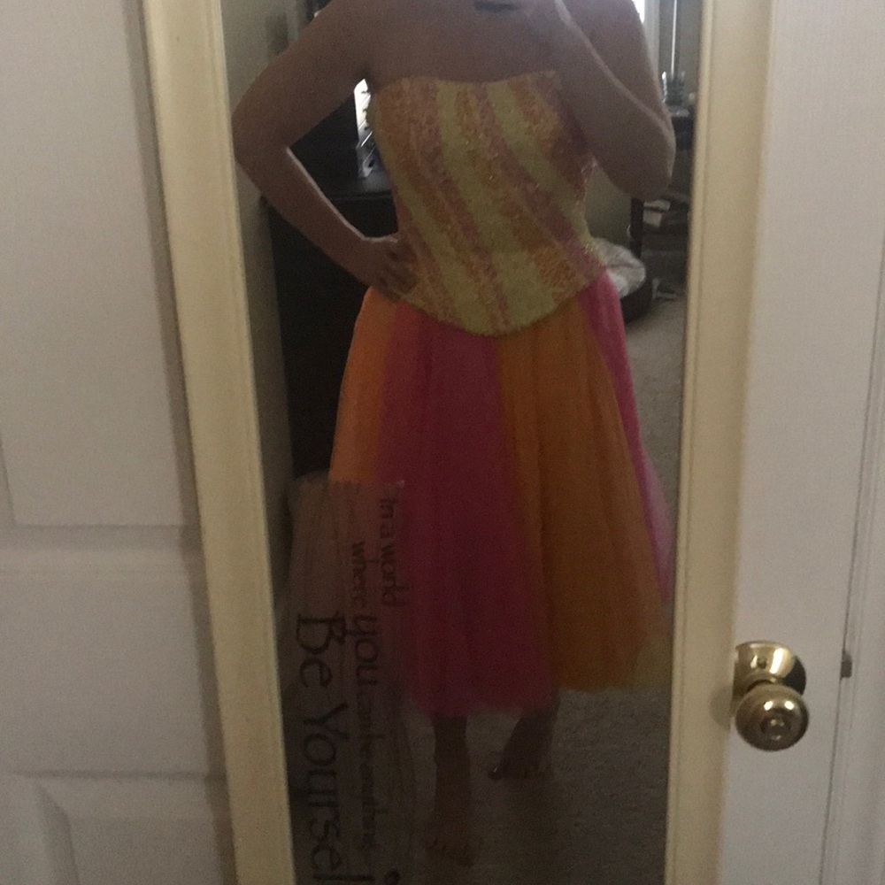 Prom Dress π - Picture 2 of 5